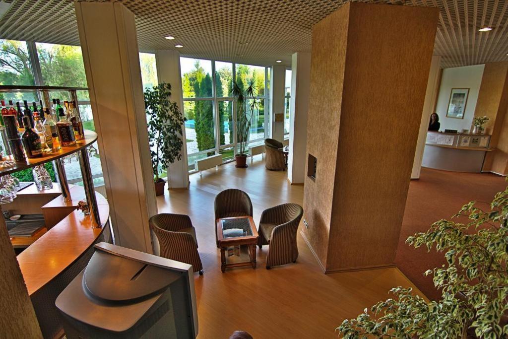 Hotel Star Piteşti Kültér fotó