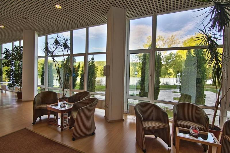 Hotel Star Piteşti Kültér fotó