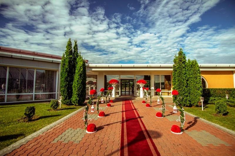 Hotel Star Piteşti Kültér fotó