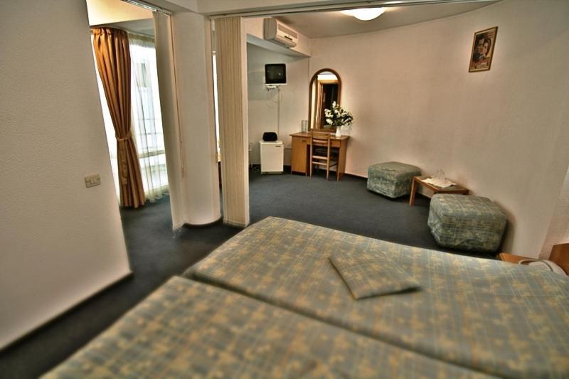 Hotel Star Piteşti Szoba fotó