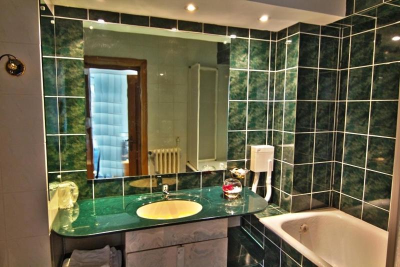 Hotel Star Piteşti Szoba fotó